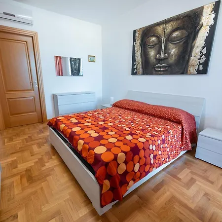 Casa Titty-3